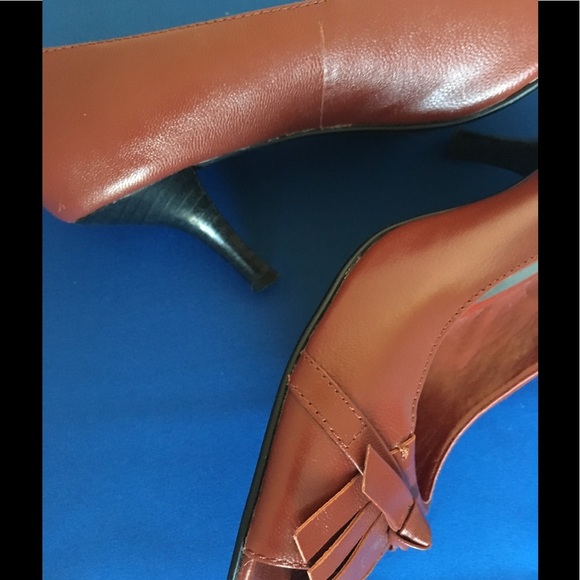 Versatile Color Classic Peeped Toe Heel—a Twist - Picture 1 of 4